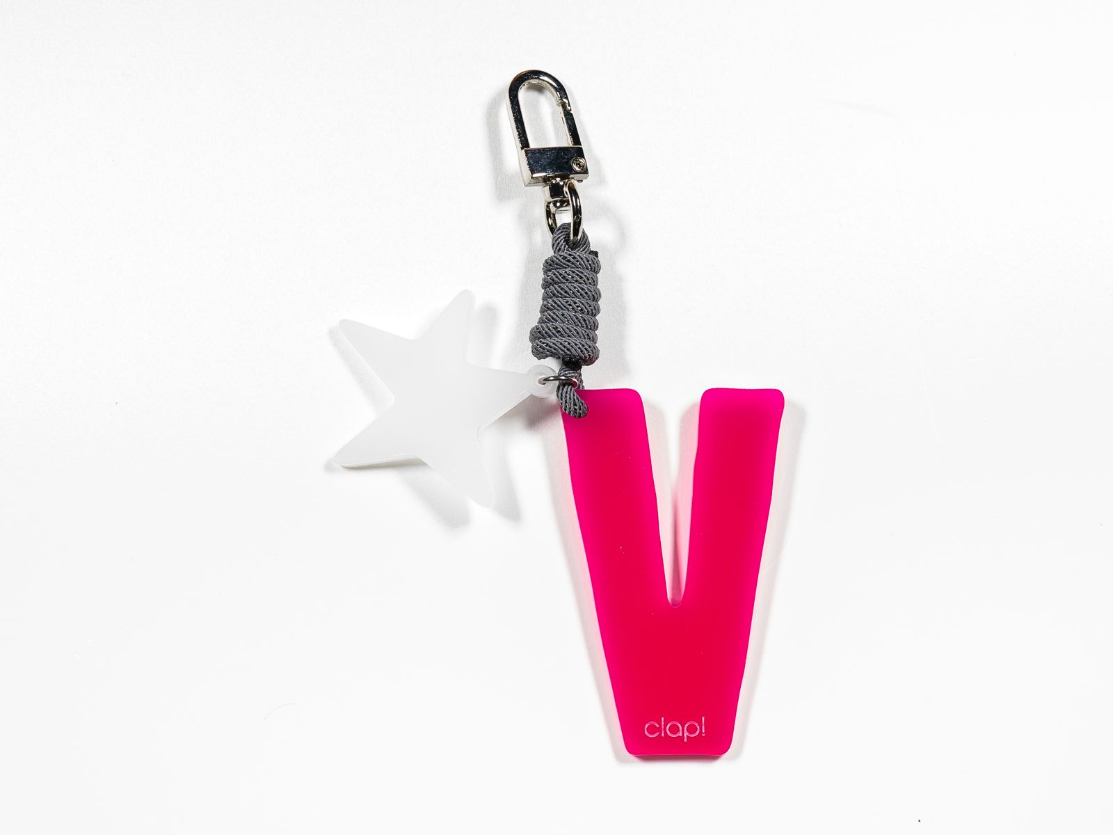 Charm clap!®  Letra V