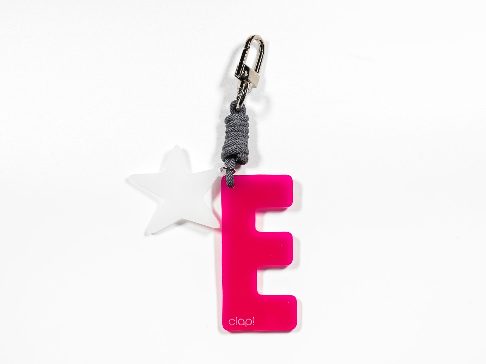 Charm clap!®  Letra E