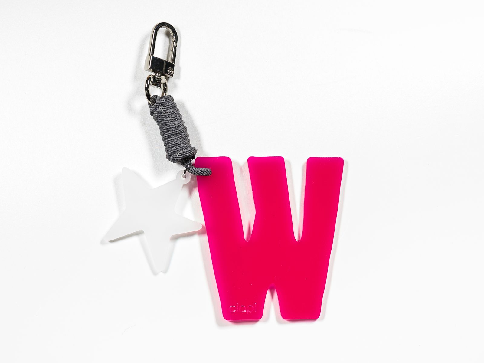 Charm clap!®  Letra W